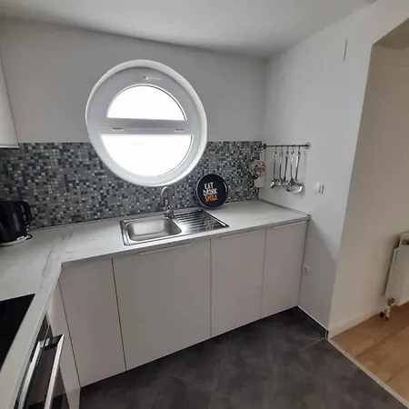 Apartamento In Sukosan/zadar Riviera 8087